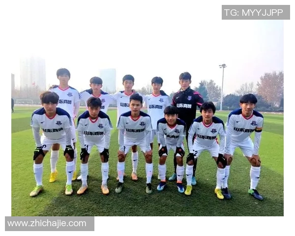 穿着45号球鞋的足球明星们如何在赛场上展现个人风采与团队精神